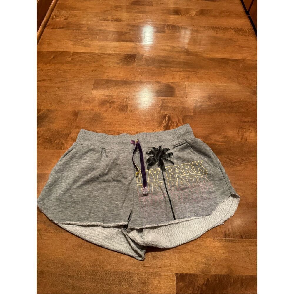 Woman’s Ivy Park shorts size medium